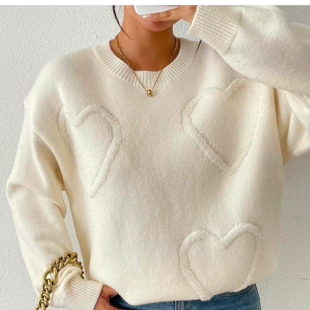 JY Tarde Cream Heart sweater in Large ♥️
